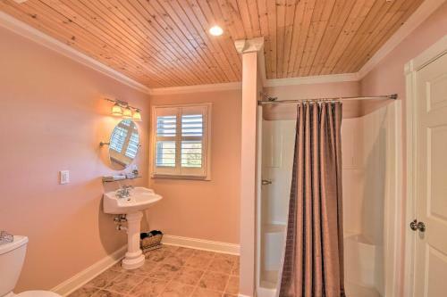 Serving Southern Charm At This Clarkesville House!