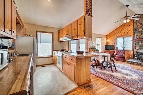 Family Cabin Near Hiking With On-site Pond, Deck