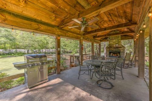 Hooked On Toccoa By Escape To Blue Ridge