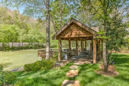 Hooked On Toccoa By Escape To Blue Ridge