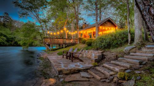 Hooked On Toccoa By Escape To Blue Ridge