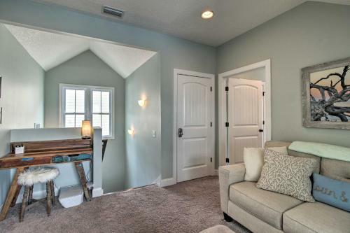Spacious St Simons Home, 4 Mi To East Beach!