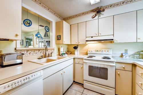 Harbour Oaks #403