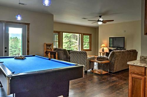 Grand Ellijay Cabin With Mountain Views And Pool Table!