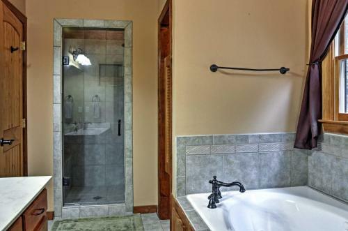 Grand Ellijay Cabin With Mountain Views And Pool Table!