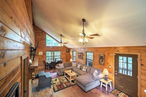Private Ellijay Cabin With Deck, Fire Pit And Amenities