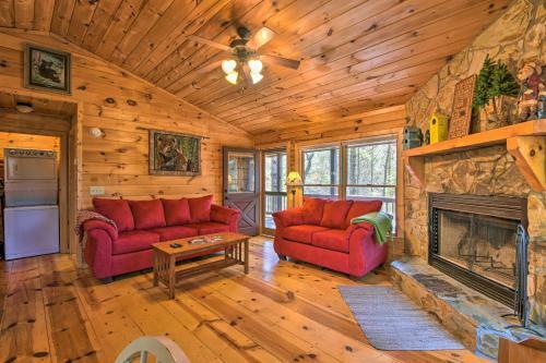 Pet-friendly Ellijay Cabin With Hot Tub In Ntl Forest