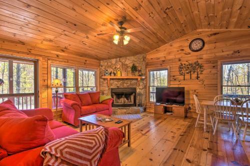 Pet-friendly Ellijay Cabin With Hot Tub In Ntl Forest