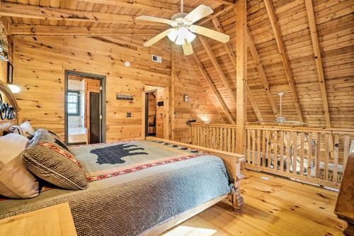Epworth Escape With Deck, Fire Pit, Hot Tub, Views!