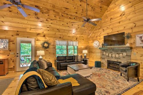 Stunning River Retreat With Resort Perks And Deck!