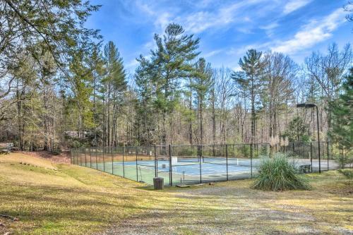 Waterfront Coosawattee River Resort Retreat!