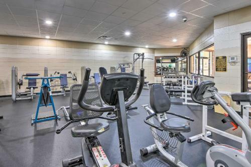 Resort Cabin With High-speed Wifi, 4 Mi To Dtwn