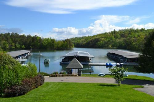 Hotel Boundary Waters Resort & Marina