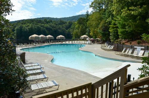 Pet-friendly Getaway With Big Canoe Resort Perks!