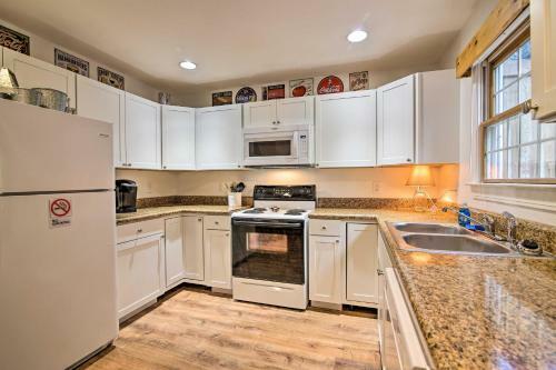 Helen Townhome, Walk To Chattahoochee River!