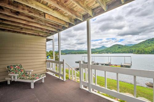 Townhome With Fire Pit, Lake View, Pets Welcome!