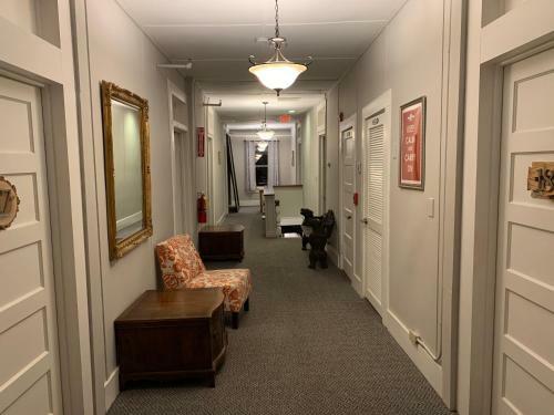 Hotel Woodbridge Inn
