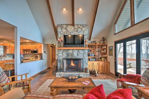 Home With Hot Tub, Bbq, Game Room And Lake Views