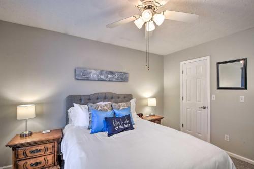 Lake Hartwell Waterfront Getaway With Fire Pit!