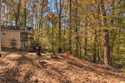 Lake Hartwell Waterfront Getaway With Fire Pit!