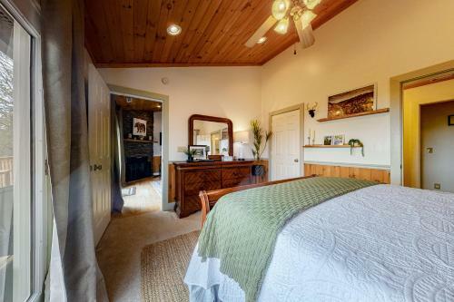 The Brown Bear Cabin