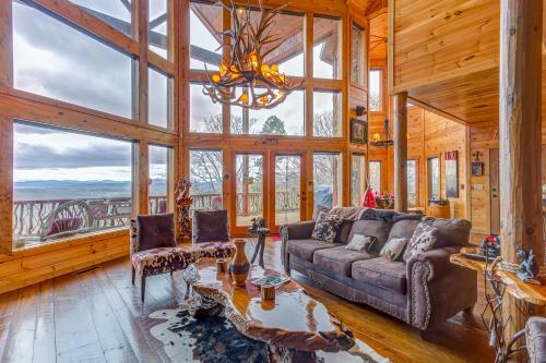 Cinnamon Bear Lodge