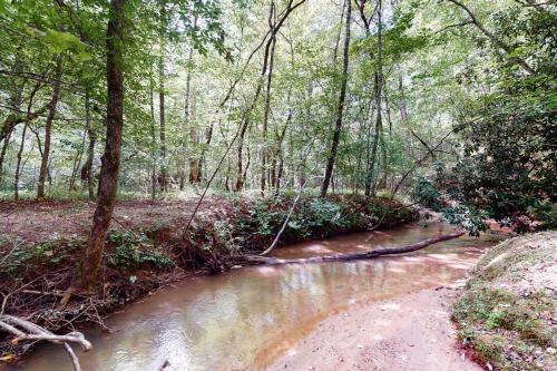 Creekside Escape