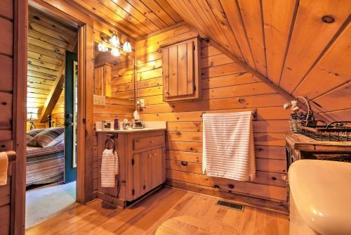 2-acre Blue Ridge Home With Fireplace, Hammock And Deck
