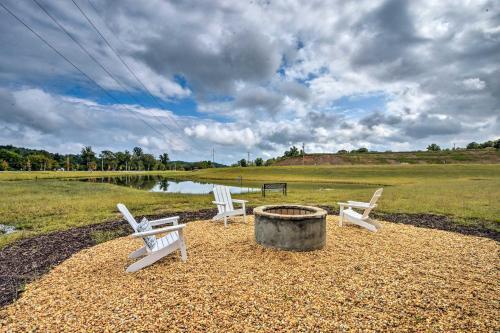 Modern Morganton Tiny Home With Hot Tub Access!