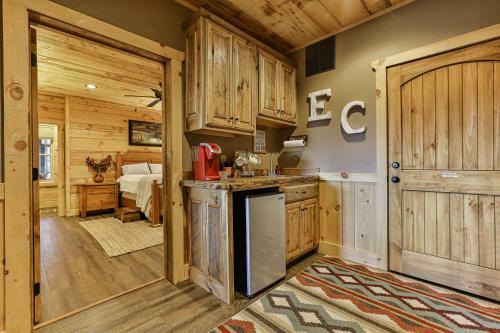 Eagles Crest - Long Range Layered Mountain Views In Peaceful Neighborhood!
