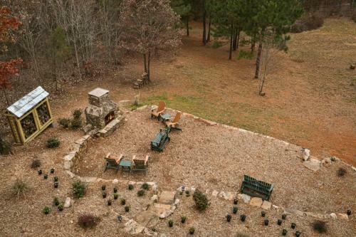 Eagles Crest - Long Range Layered Mountain Views In Peaceful Neighborhood!