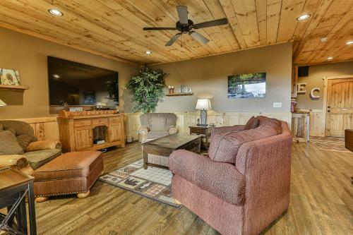 Eagles Crest - Long Range Layered Mountain Views In Peaceful Neighborhood!