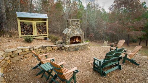 Eagles Crest - Long Range Layered Mountain Views In Peaceful Neighborhood!