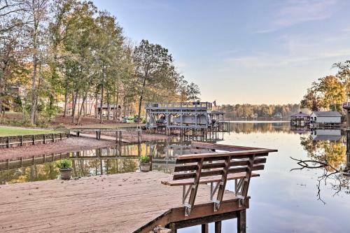 Lake Sinclair Haven With Dock, Fire Pit And Kayak