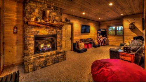 Knotty Nest By Escape To Blue Ridge