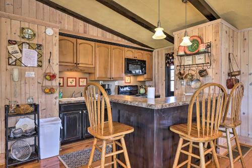 Caymus Cabin About 3 Miles To Callaway Gardens!
