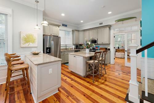 1052 Village Oals Lane