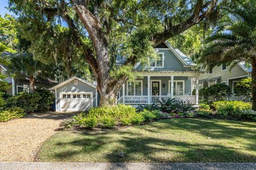 1052 Village Oals Lane