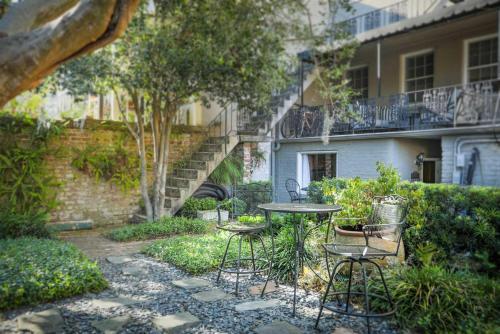 Garden Oasis By Lucky Savannah