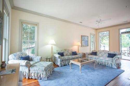 Parkside Place By Lucky Savannah