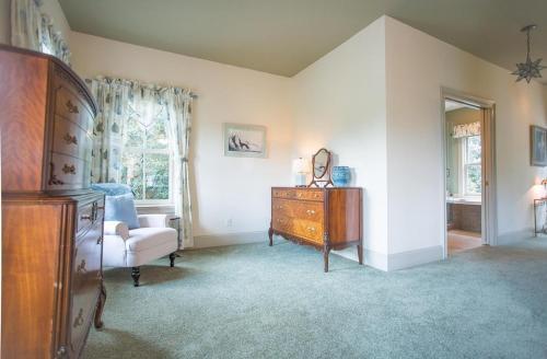 Parkside Place By Lucky Savannah