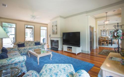 Parkside Place By Lucky Savannah