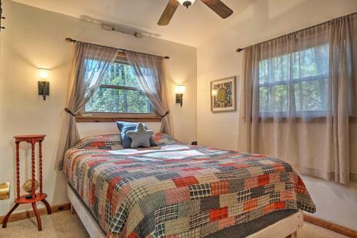 Pet-friendly Wanderlust Cabin 5mi To Helen!