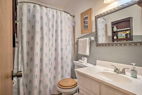 Pet-friendly Wanderlust Cabin 5mi To Helen!
