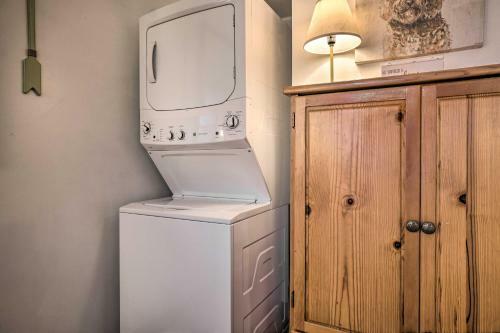 Pet-friendly Wanderlust Cabin 5mi To Helen!