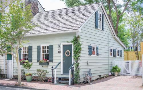 Freeman's Cottage By Lucky Savannah