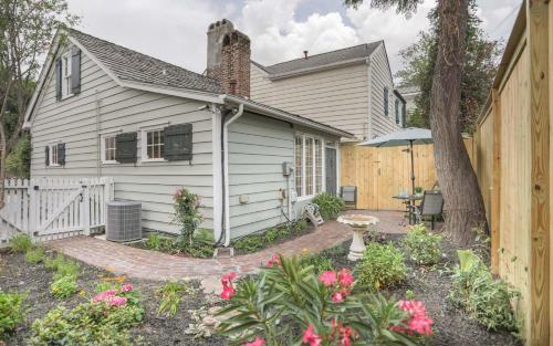 Freeman's Cottage By Lucky Savannah