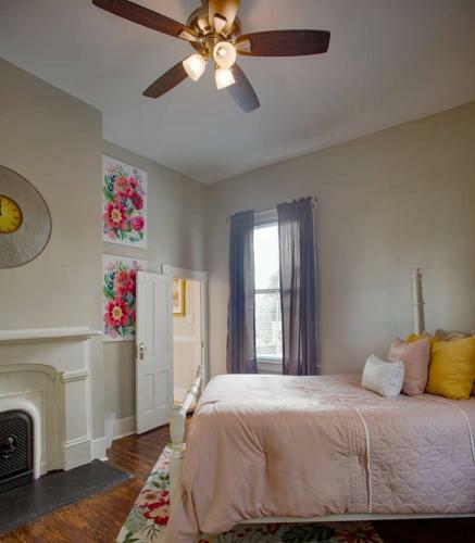 Huge 5 Bed, 5 Bath In Historic Downtown Savannah