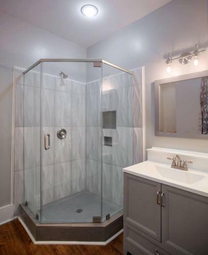 Huge 5 Bed, 5 Bath In Historic Downtown Savannah