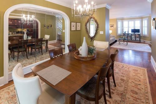 Villa On Broughton Main By Lucky Savannah